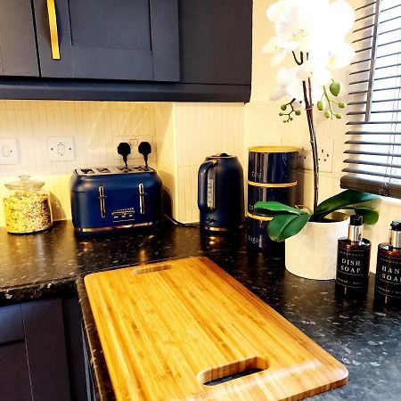 Home From Home 3 Bed,2 Bath House With Garden&Parking Near Centre&Tram Stop シェフィールド エクステリア 写真
