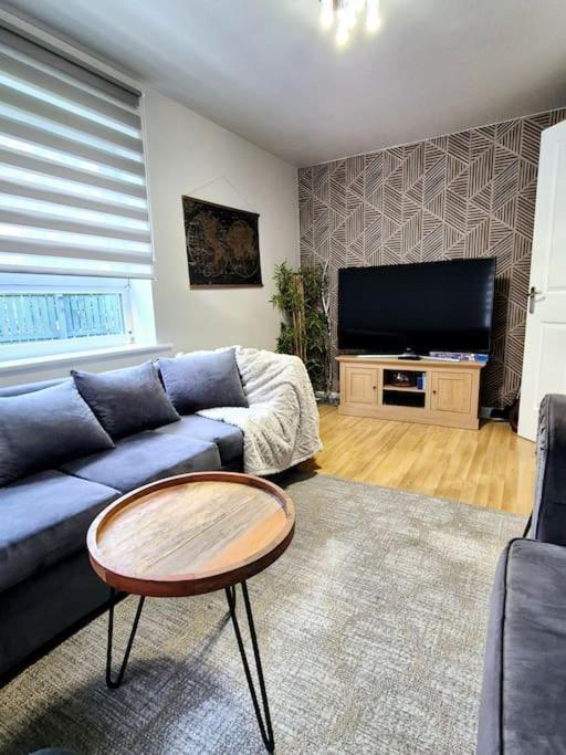Home From Home 3 Bed,2 Bath House With Garden&Parking Near Centre&Tram Stop シェフィールド エクステリア 写真