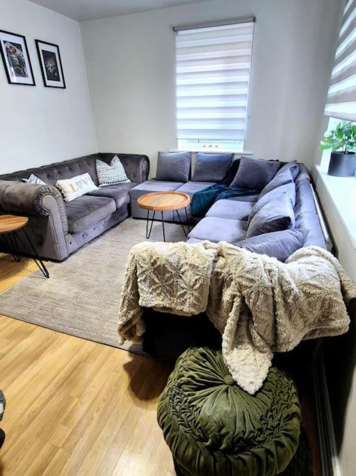Home From Home 3 Bed,2 Bath House With Garden&Parking Near Centre&Tram Stop シェフィールド エクステリア 写真